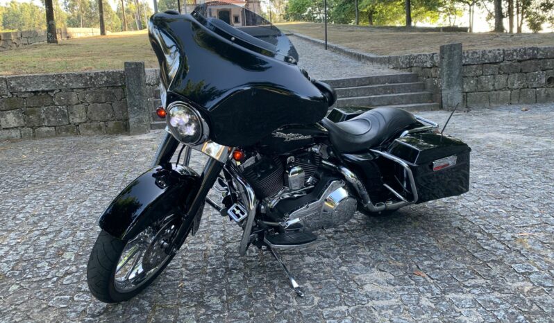 Harley Davidson Street Glide completo