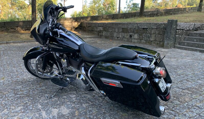 Harley Davidson Street Glide completo