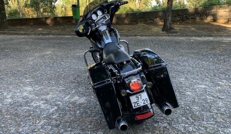 Harley Davidson Street Glide completo