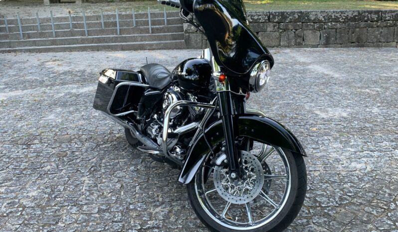 Harley Davidson Street Glide completo